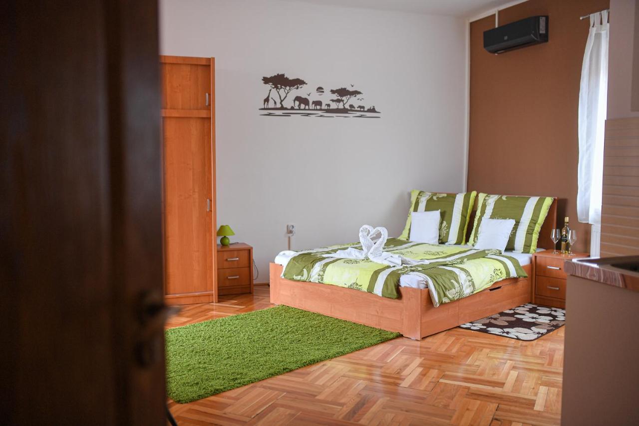 Kokusz Apartmanok Έγκερ Δωμάτιο φωτογραφία