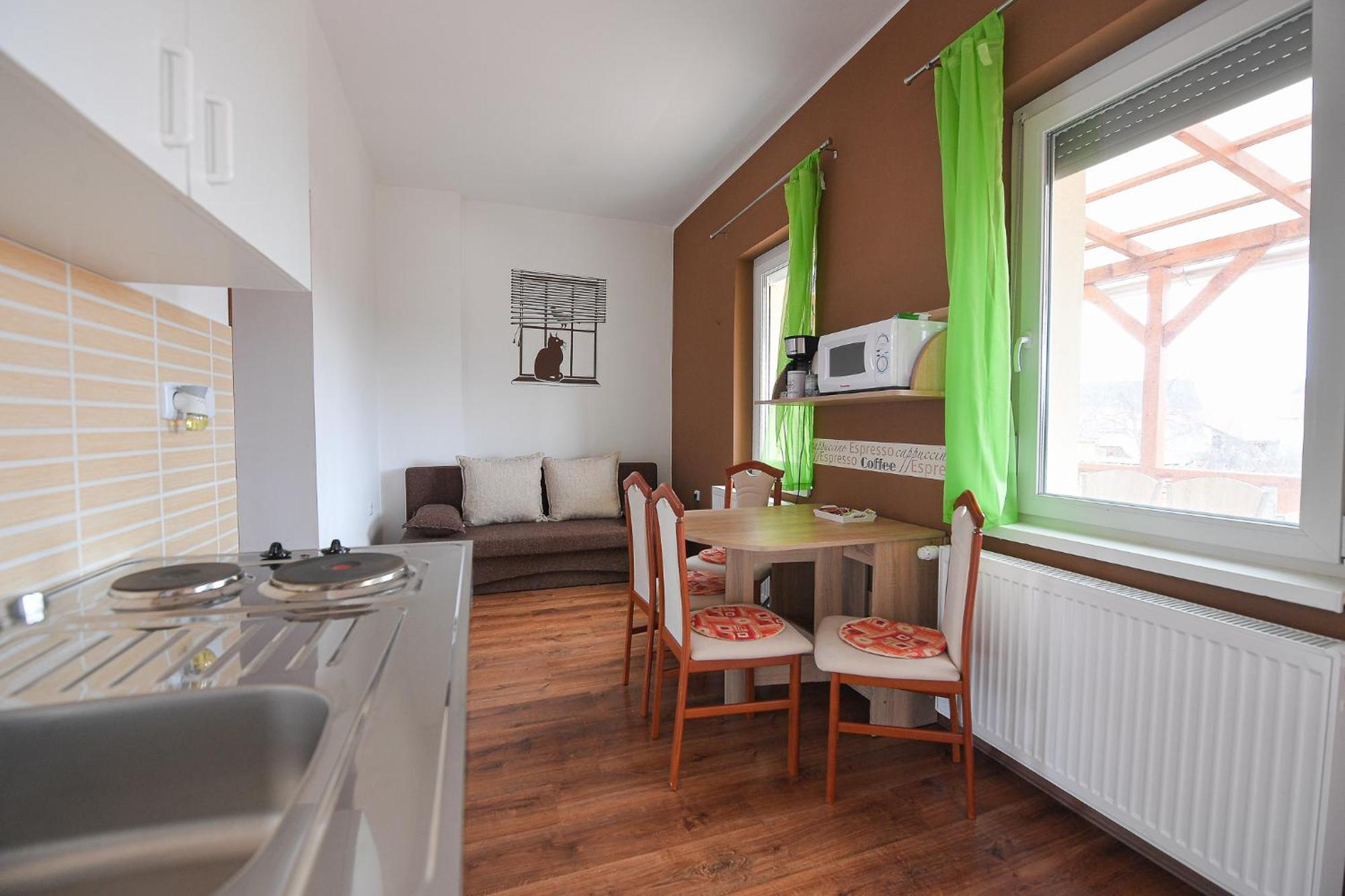 Kokusz Apartmanok Έγκερ Δωμάτιο φωτογραφία
