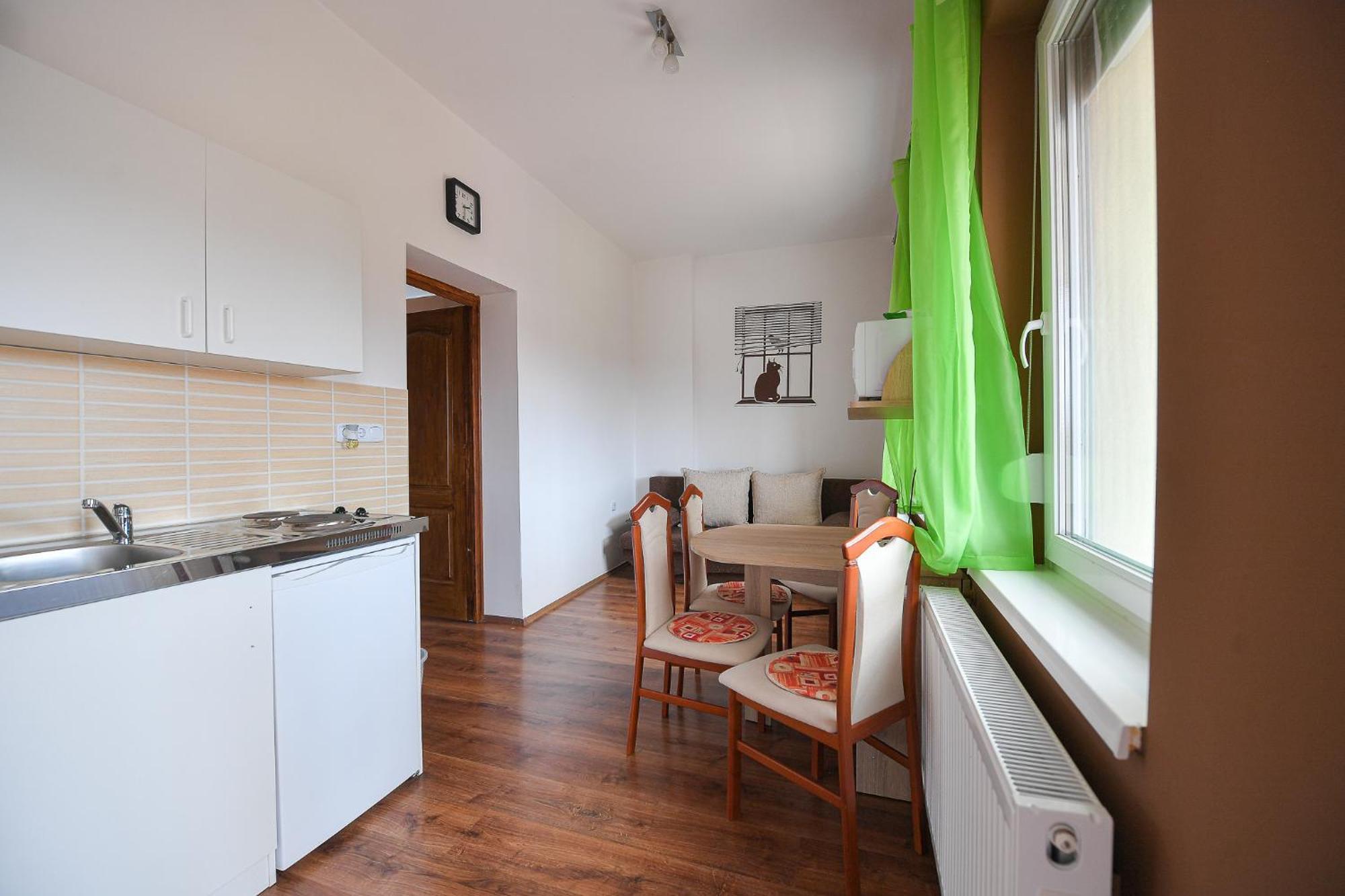 Kokusz Apartmanok Έγκερ Δωμάτιο φωτογραφία