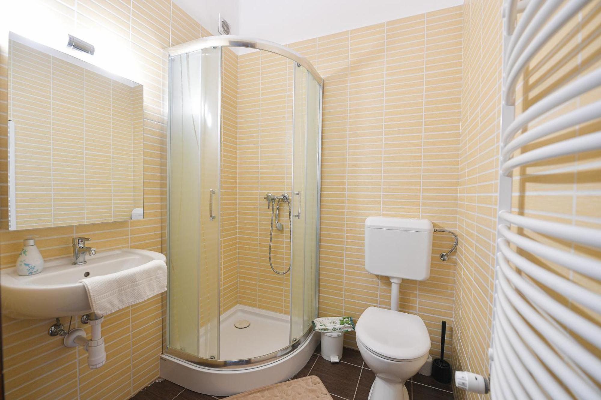 Kokusz Apartmanok Έγκερ Δωμάτιο φωτογραφία