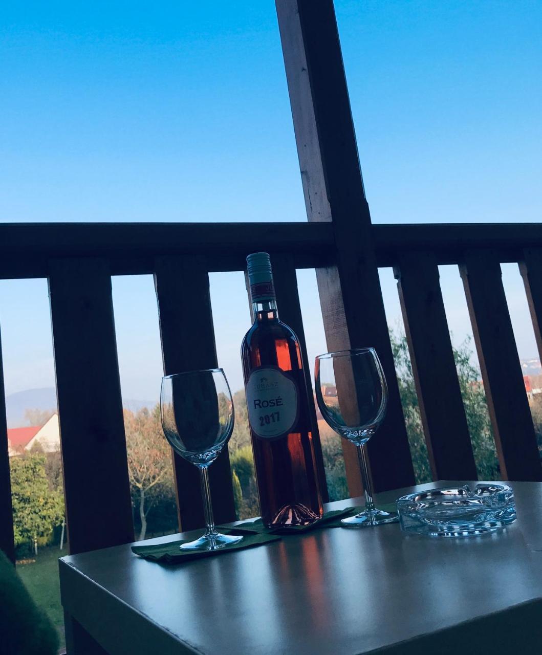 Kokusz Apartmanok Έγκερ Εξωτερικό φωτογραφία